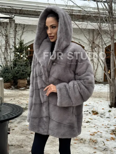 Полушубок норковый с капюшоном - фото 5