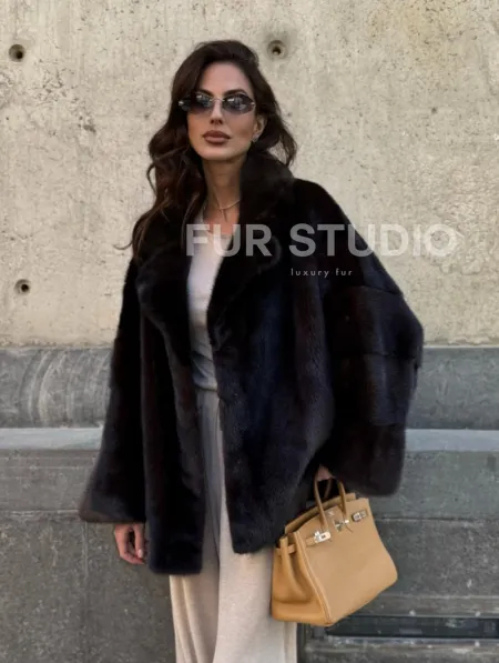 Норковая шуба в цвете махагон - фото 8