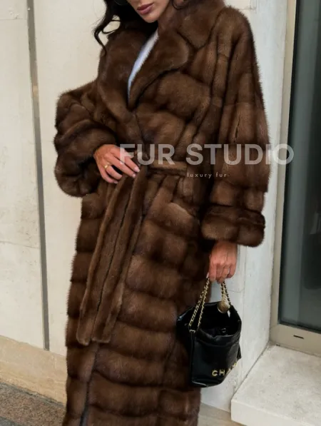 Норковая шуба в цвете соболь с английским воротником - фото 4