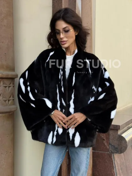 Черный норковый полушубок с рисунком - фото 10