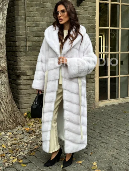Белая норковая шуба с капюшоном - фото 4