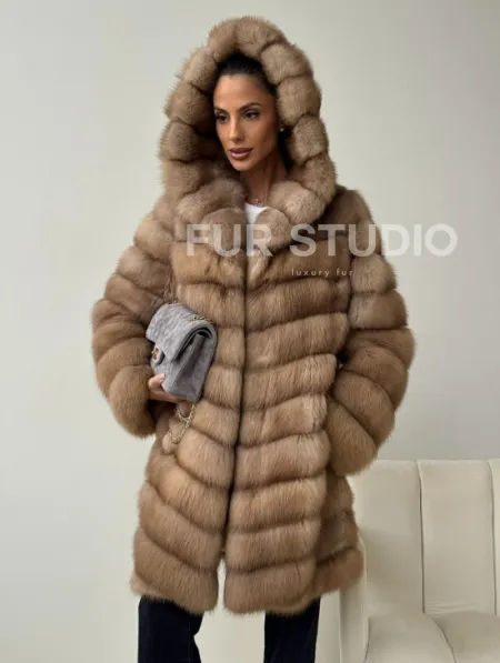 Шуба из куницы с капюшоном в цвете тор-тор - фото 6