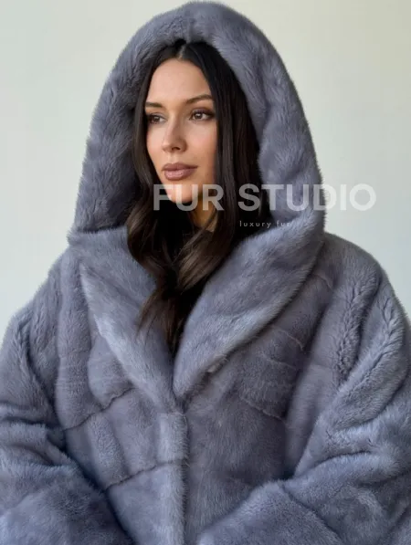 Голубая норковая шуба с капюшоном oversize - фото 3