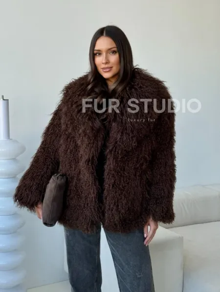 Коричневая шуба из ламы - фото 8