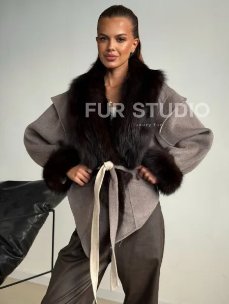 Пальто с мехом фишера - фото 0