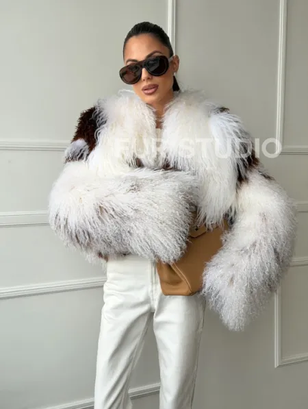 Шубка из ламы бело-коричневая - фото 7