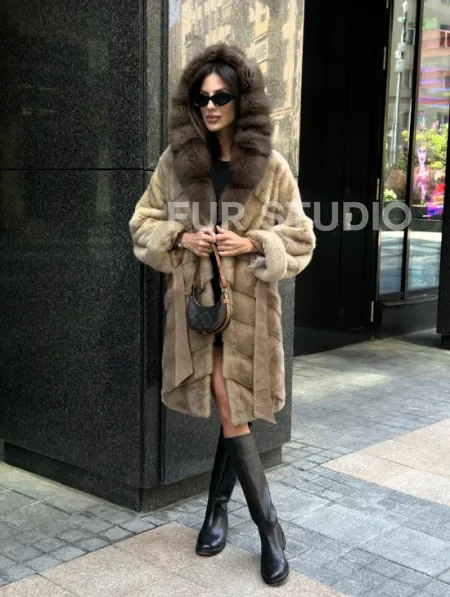 Шуба норковая с капюшоном куница - цвет пастель - фото 6