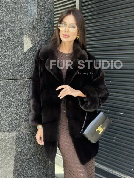 Укороченная норковая шуба в цвете шоколад - фото 2