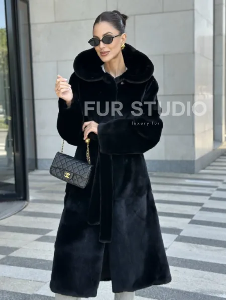 Шуба норка BLACKGLAMA с капюшоном - фото 0