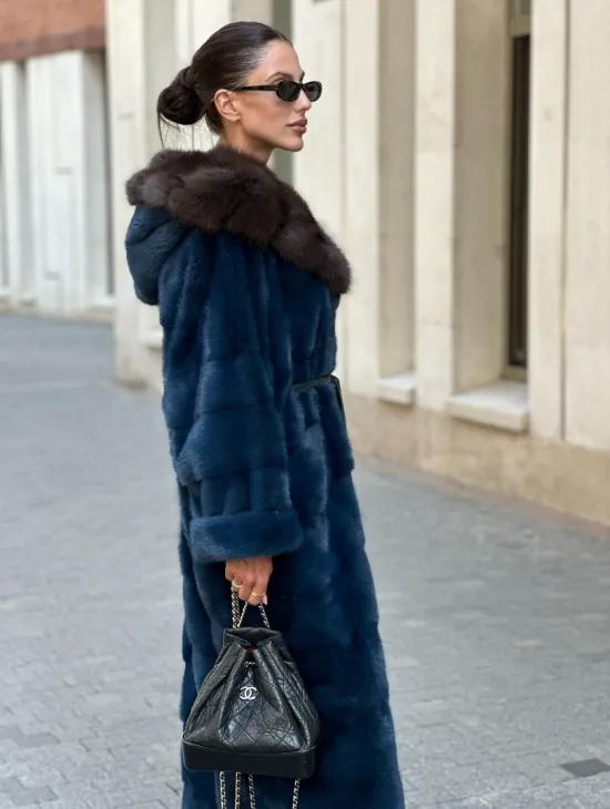 Удлиненная норковая шуба с капюшоном из куницы - цвет аквамарин - фото 3