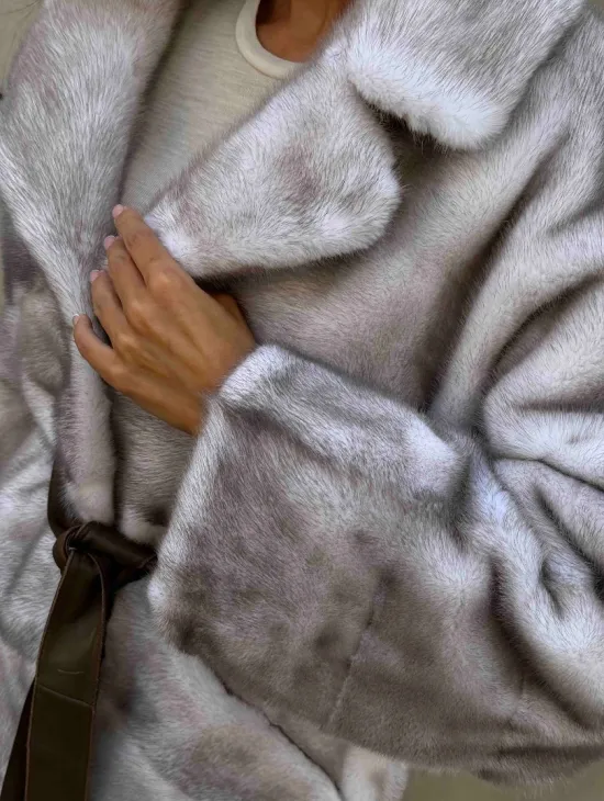 Укороченная шуба из меха норки модель кимоно - цвет колотый лед - фото 1