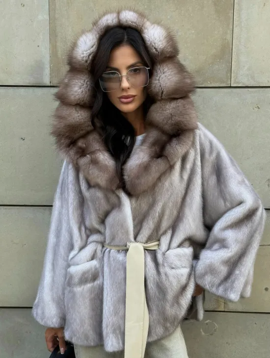 Шуба летучая мышь из меха норки с капюшоном куницы в технологии роспуск - фото 10