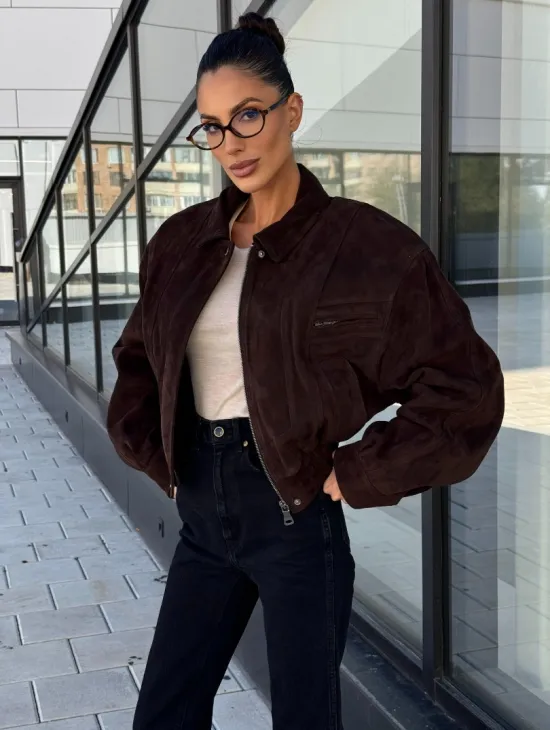 Женская короткая натуральная замшевая куртка - цвет коричневый - фото 4