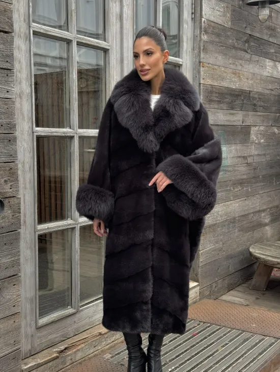 Женская норковая шуба в стиле «Бохо» с отделкой на воротнике и рукавах из меха песца - фото 0