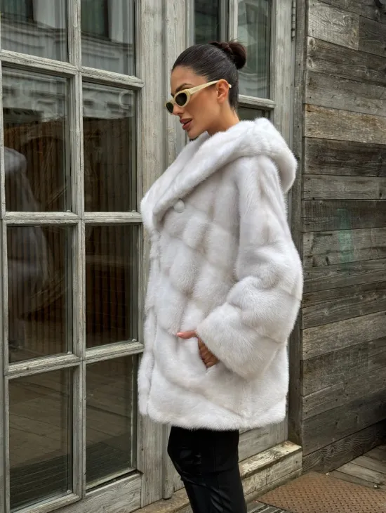 Светлый полушубок автоледи из меха норки с капюшоном - фото 7