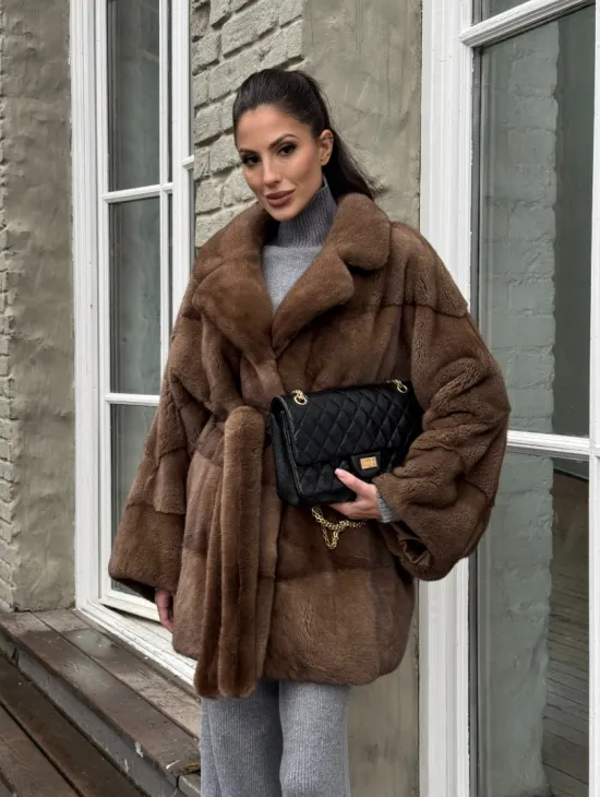 Premium мех, шуба летучая мышь из аукционной норки в натуральном цвете пастель - фото 10