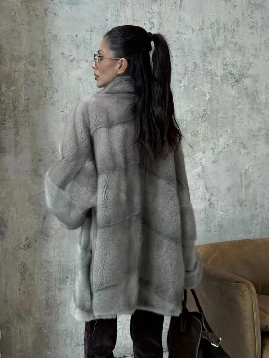 Меховое полупальто из аукционной серо-голубой норки с английским воротником - фото 8