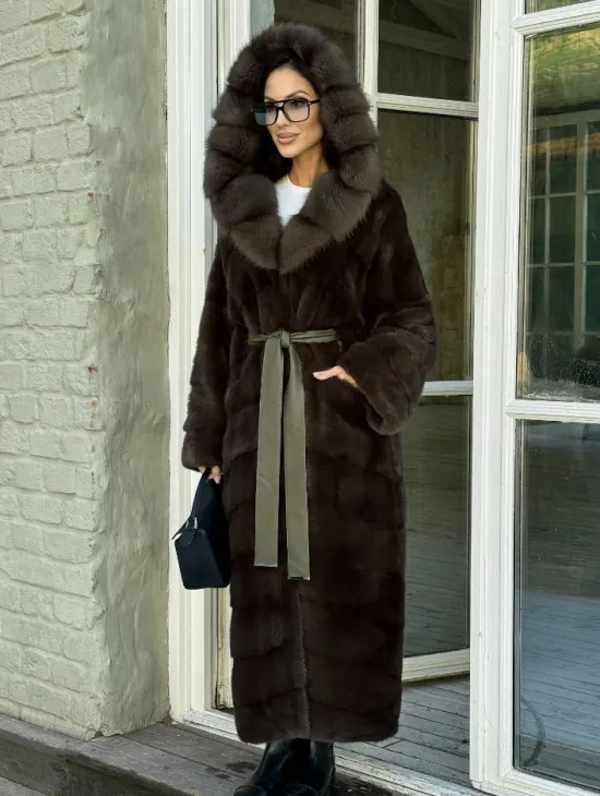 Длинная норковая шуба с капюшоном из меха куницы - цвет темный хаки - фото 3