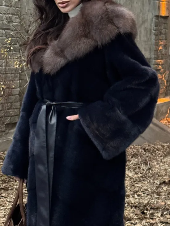 Норковая шуба с капюшоном из натурального меха куницы - фото 2