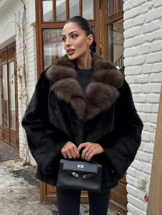 Полушубок норковый оверсайз с воротником и меха куницы - фото 11