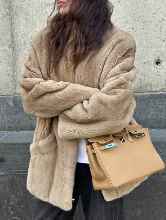 Норковый жакет в натуральном цвете пастель с V-образным воротником - фото 1