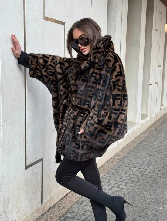 Шуба из плюшевой норки VELVET летучая мышь с черным принтом - фото 9