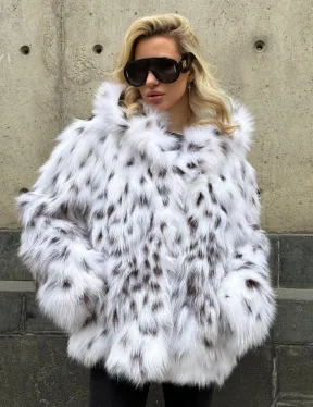 Полушубок из лисы под рысь с капюшоном - фото 3