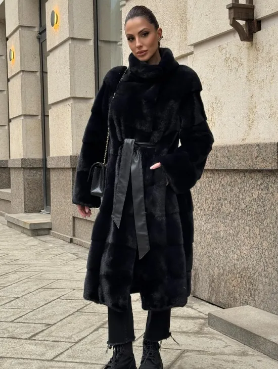 Шуба из плюшевой скандинавской норки в сине-черном цвете - стойка воротник - фото 7