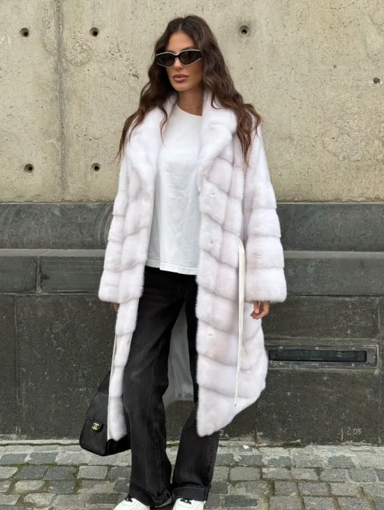 Белая норковая шуба с английским воротником - фото 10