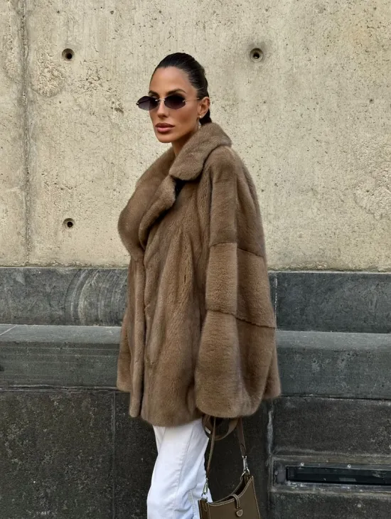 Норковый полушубок в пастельном оттенке - фото 12