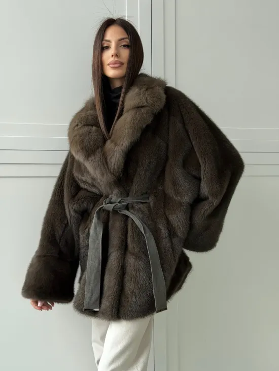 Шуба норковая летучая мышь с воротником из куницы - цвет хаки - фото 9