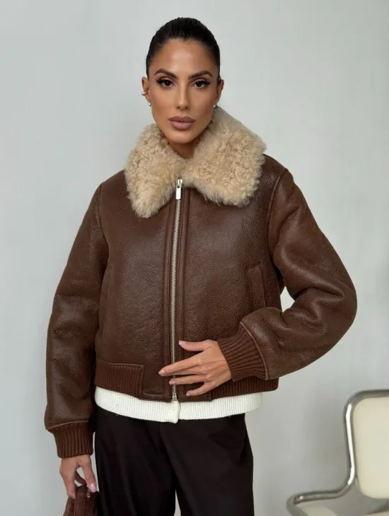 Короткая дубленка - женская - фото 8