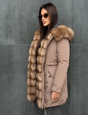Женский пуховик с мехом куницы - фото 6