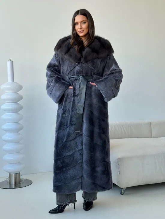 Длинная норковая шуба с куницей капюшон - фото 0