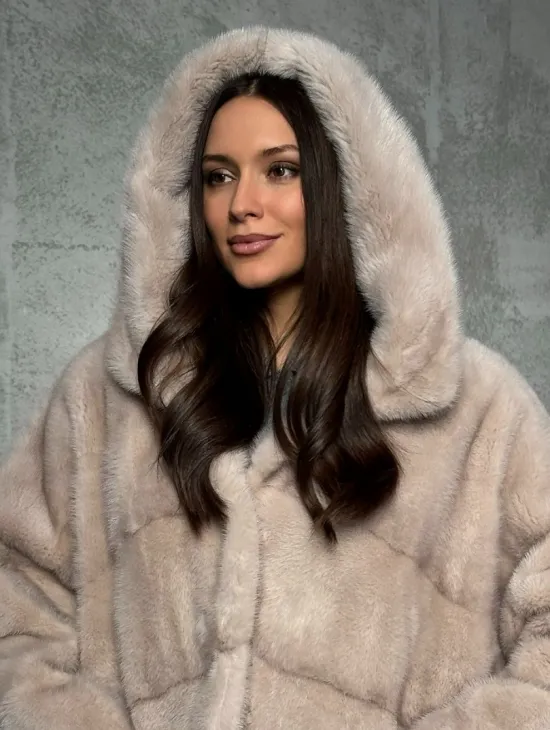 Норковый полушубок с капюшоном в цвете пудра - фото 3