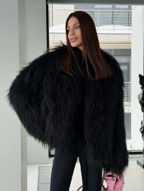 Полушубок черный из ламы - фото 8