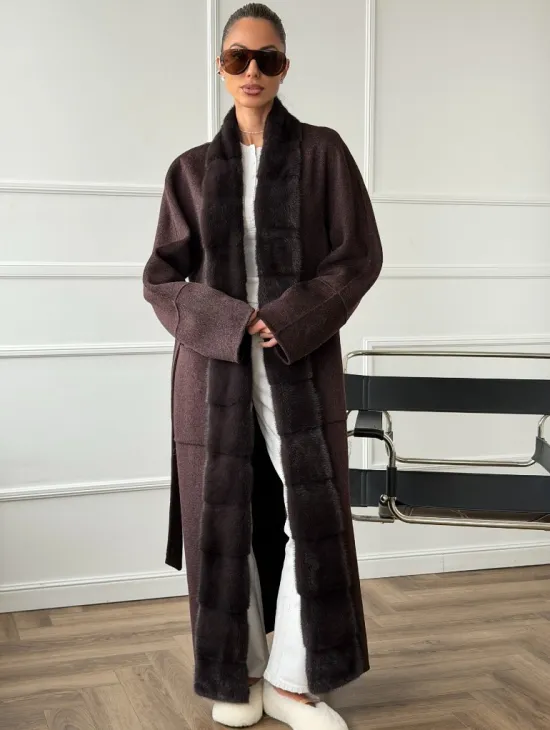 Длинное демисезонное пальто с мехом норки - фото 3