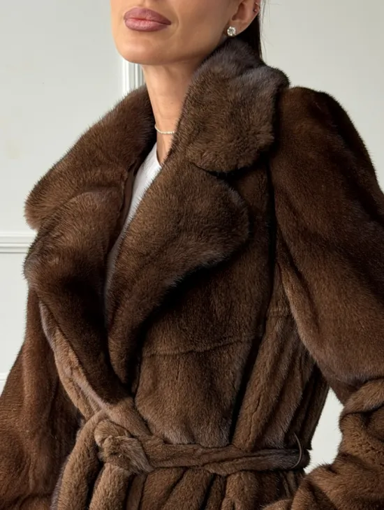 Норковая шуба средней длины со шлицами по бокам - фото 1