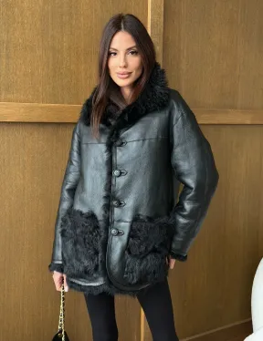 Черная двухсторонняя дубленка из меха тиградо - фото 10