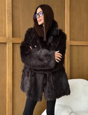 Двухсторонняя коричневая дубленка - фото 9