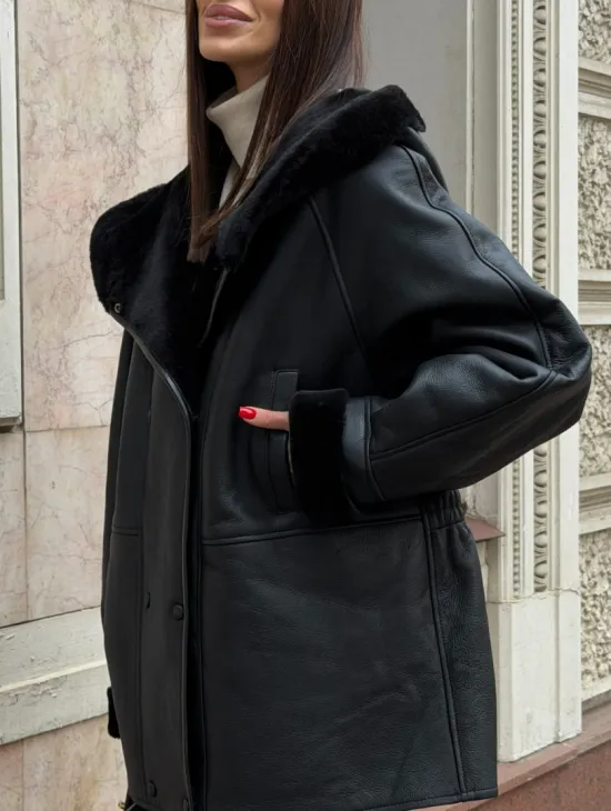 Женская дубленка с капюшоном - фото 3