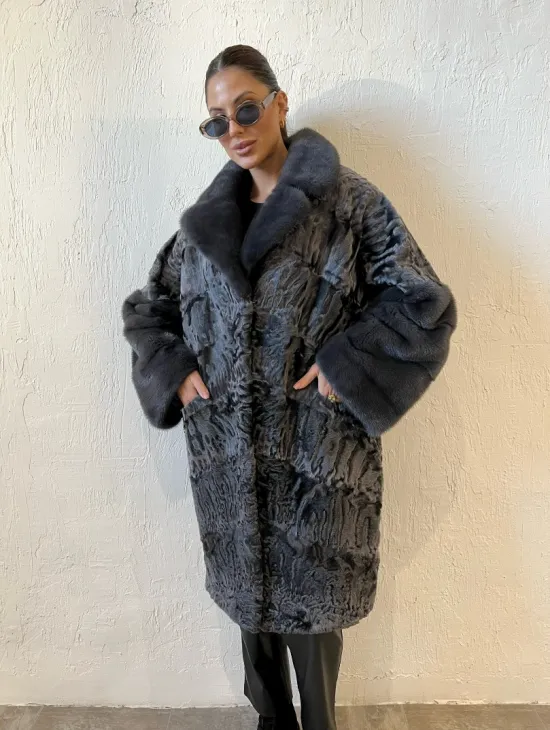 Шуба из меха каракульчи с отделкой из норки - фото 2