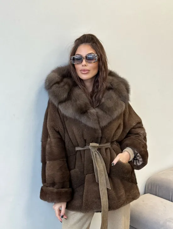 Шуба пончо из меха норки с капюшоном куница - цвет соболь - фото 0