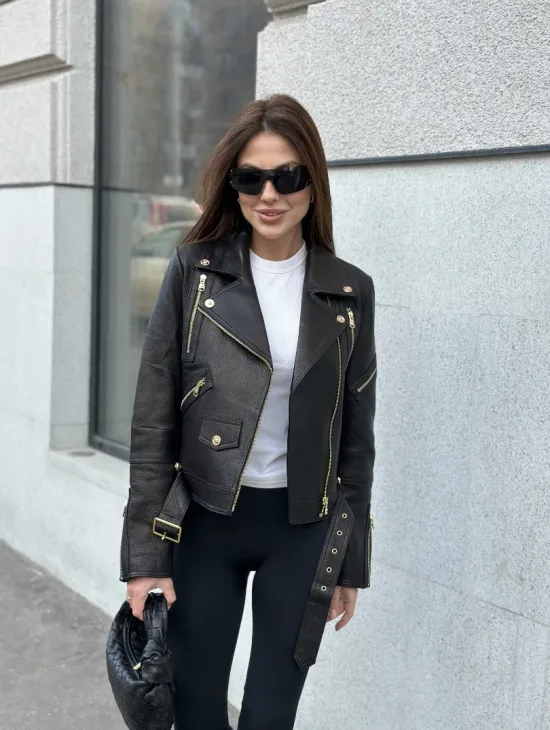 Куртка из натуральной кожи черного цвета - фото 1