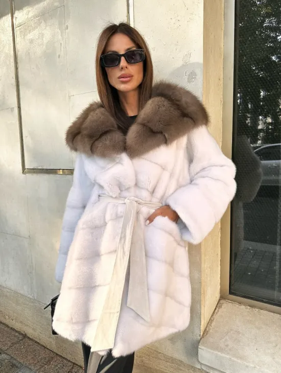 Шуба норковая с капюшоном из меха куницы - цвет жемчуг - фото 1