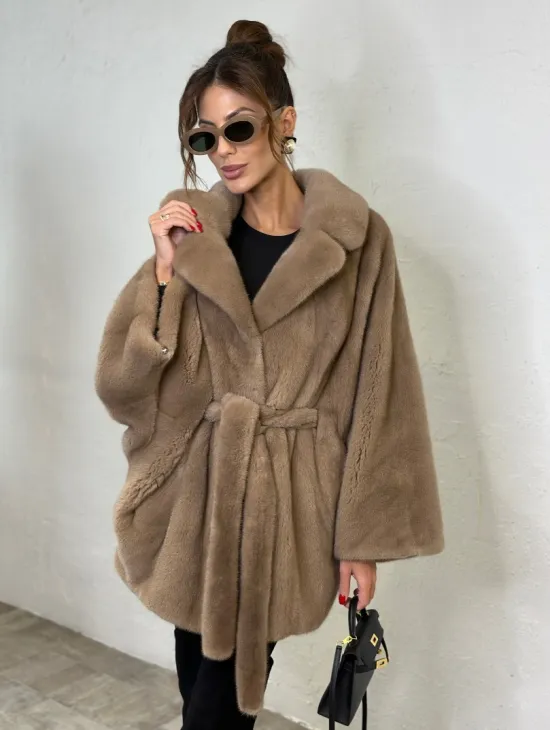 Шуба летучая мышь мех VELVET английский воротник - цвет палевый - фото 3