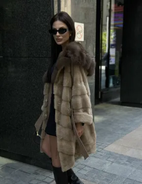 Шуба норковая с капюшоном куница - цвет пастель - фото 3