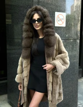 Шуба норковая с капюшоном куница - цвет пастель - фото 4