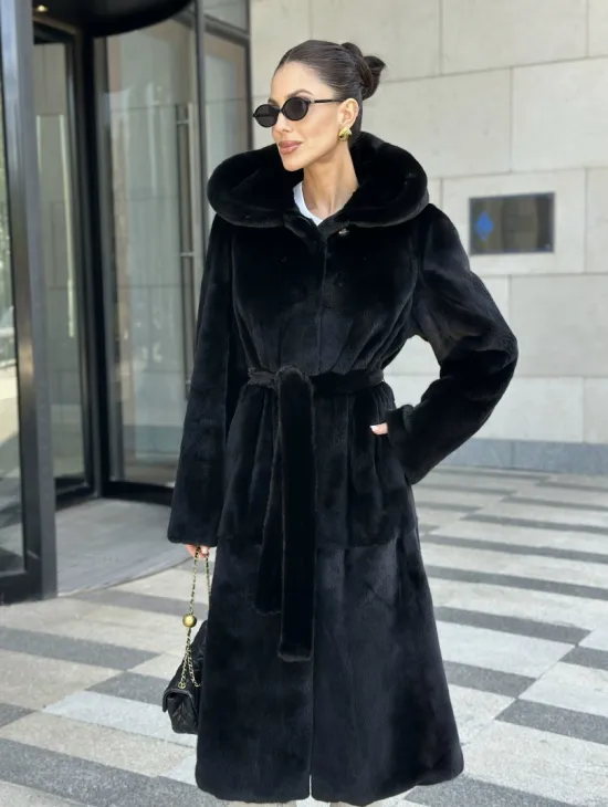 Шуба норка BLACKGLAMA с капюшоном - фото 2