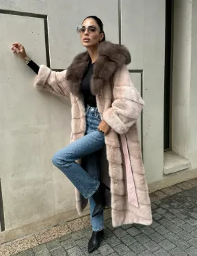 Норковая шуба с капюшоном из меха куницы пудрового цвета (нежно-розовый) - фото 12